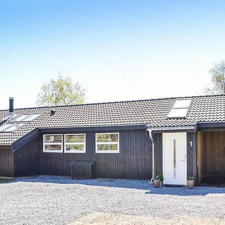 Two-bedroom With A Fireplace In Sjaellands Odde 別荘 *