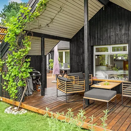 別荘 Two-bedroom With A Fireplace In Sjaellands Odde *