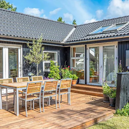 Two-bedroom With A Fireplace In Sjaellands Odde 別荘 Yderby