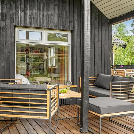 Two-bedroom With A Fireplace In Sjaellands Odde Yderby