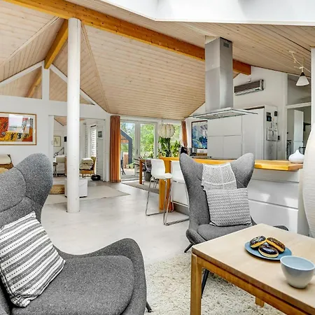 Two-bedroom With A Fireplace In Sjaellands Odde Yderby